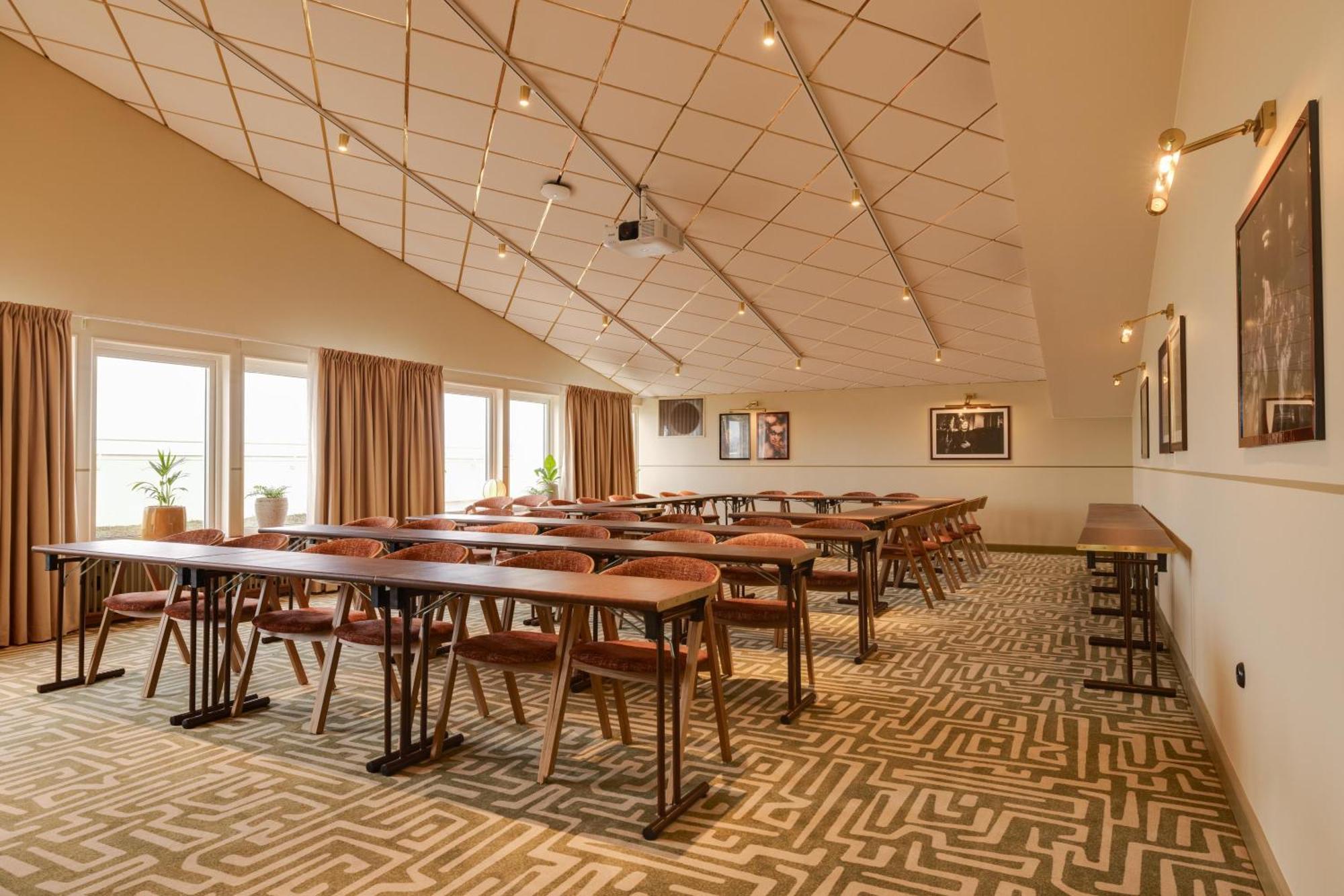 Отель Hjortviken Country Club Hindas Экстерьер фото