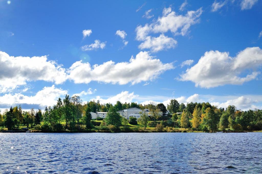Отель Hjortviken Country Club Hindas Экстерьер фото